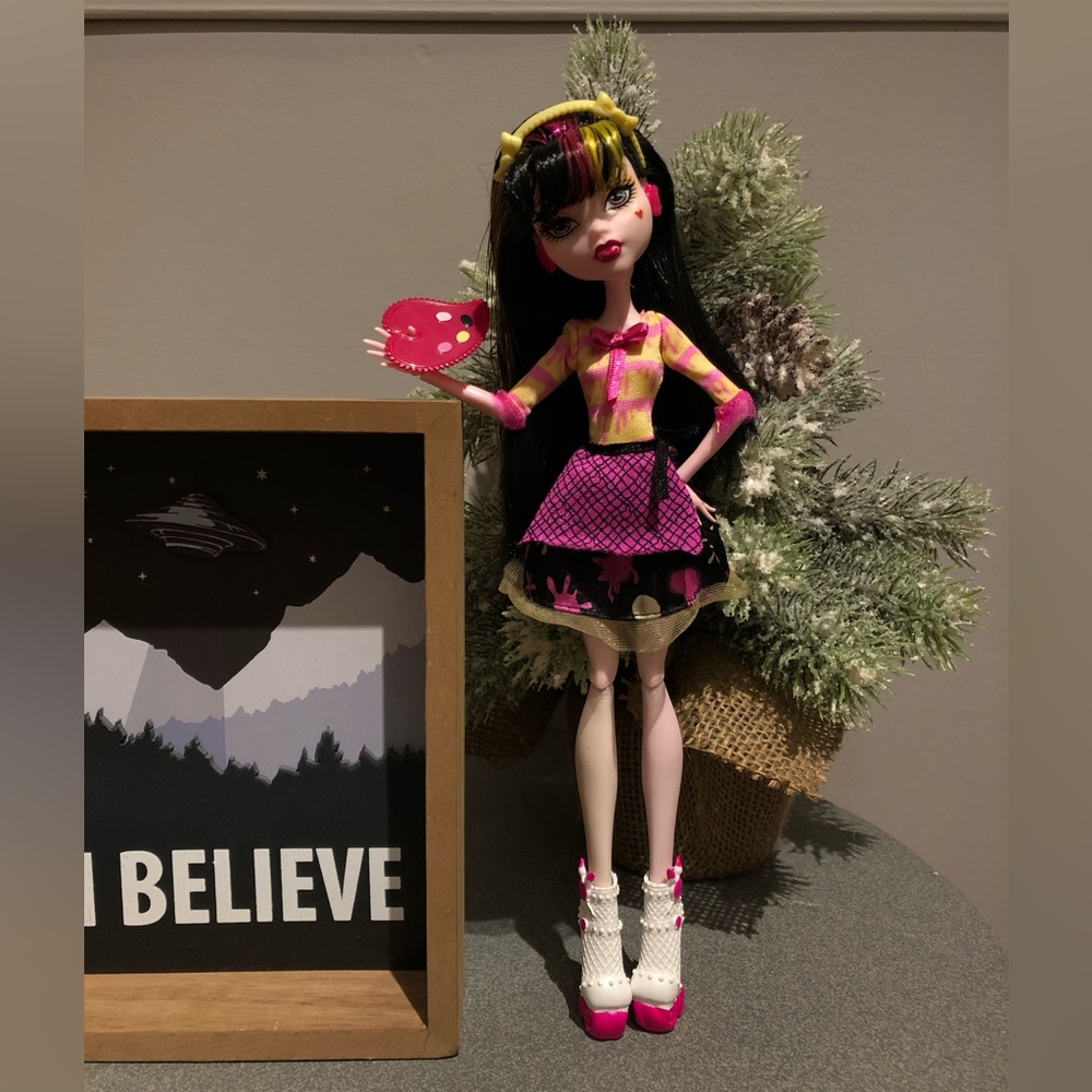 Draculaura Art Class Doll Monster High